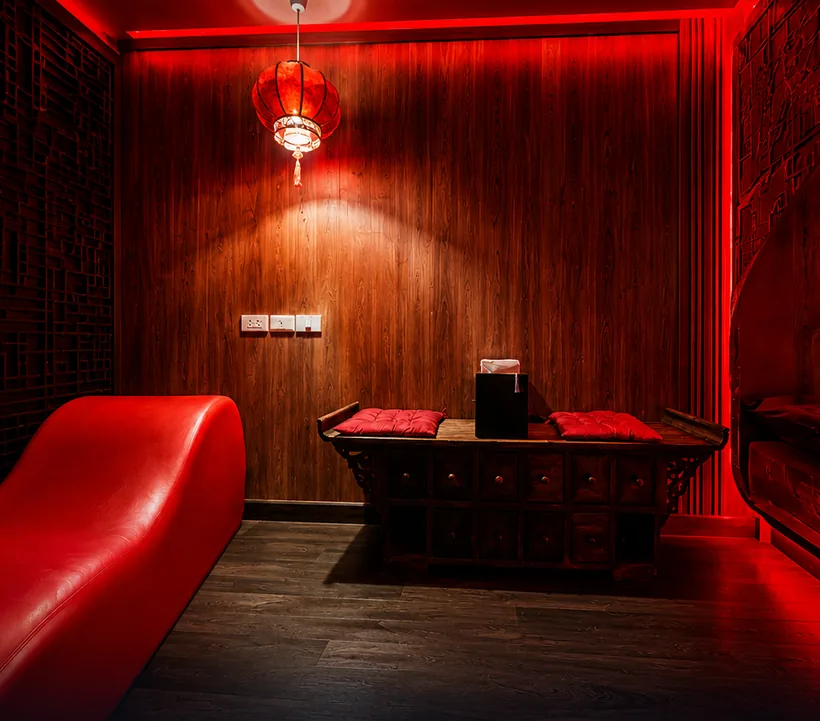 Oriental Chinese themed room